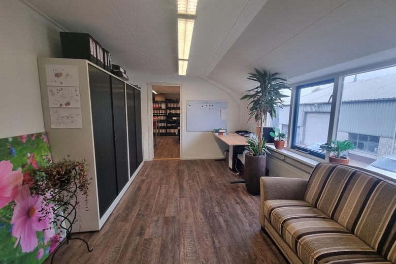 BedrijfsruimteaanIndustrieweg 21 a<br/> inVuren