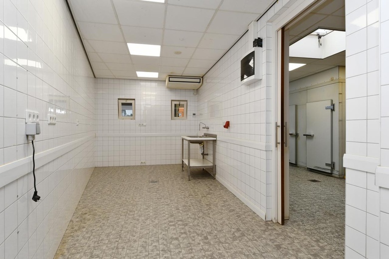 BedrijfsruimteaanKerkstraat 54<br/> inPanningen