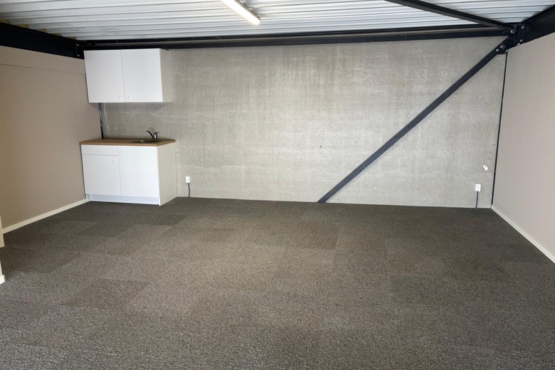 BedrijfsruimteaanRietwaard 10 B<br/> inDen Bosch BedrijfsruimteaanRietwaard 10 B<br/> inDen Bosch