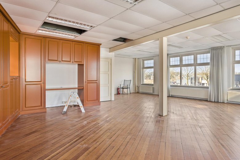 KantoorruimteaanZuiderspoorstraat 3<br/> inEnschede KantoorruimteaanZuiderspoorstraat 3<br/> inEnschede