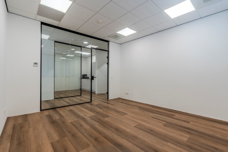 KantoorruimteaanWarwickstraat 15<br/> inSteenbergen KantoorruimteaanWarwickstraat 15<br/> inSteenbergen