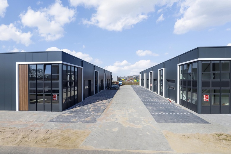 BedrijfsruimteaanSippenbroek 11<br/> inZutphen BedrijfsruimteaanSippenbroek 11<br/> inZutphen