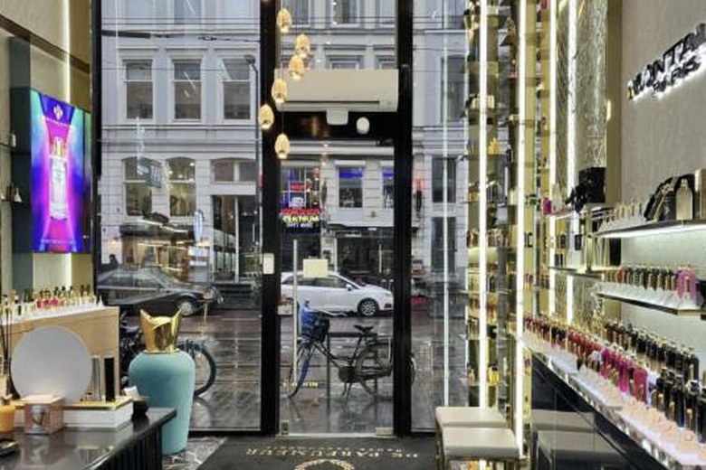 WinkelruimteaanVan Oldenbarneveltstraat 135 A<br/> inRotterdam WinkelruimteaanVan Oldenbarneveltstraat 135 A<br/> inRotterdam