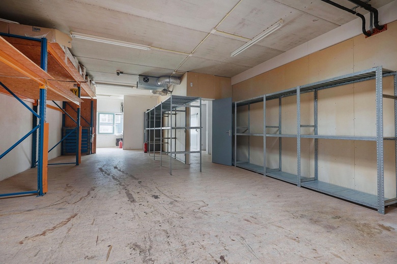 BedrijfsruimteaanSniep 51<br/> inDiemen