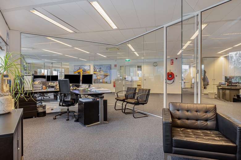 KantoorruimteaanWaalhaven Z.z. 12 A<br/> inRotterdam