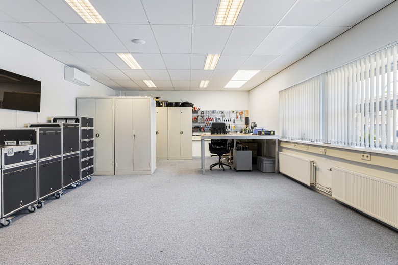 BedrijfsruimteaanAmbachtweg 17<br/> inMoordrecht