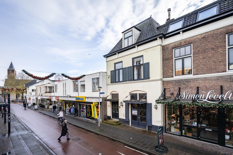 WinkelruimteaanVeerstraat 13<br/> inBussum WinkelruimteaanVeerstraat 13<br/> inBussum