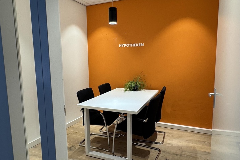 WinkelruimteaanLaan van Nieuw-Oost-Indie 102<br/> inDen Haag