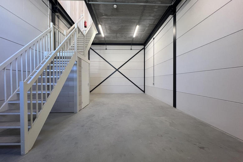 BedrijfsruimteaanHoutkopersstraat 6 D<br/> inZwijndrecht BedrijfsruimteaanHoutkopersstraat 6 D<br/> inZwijndrecht