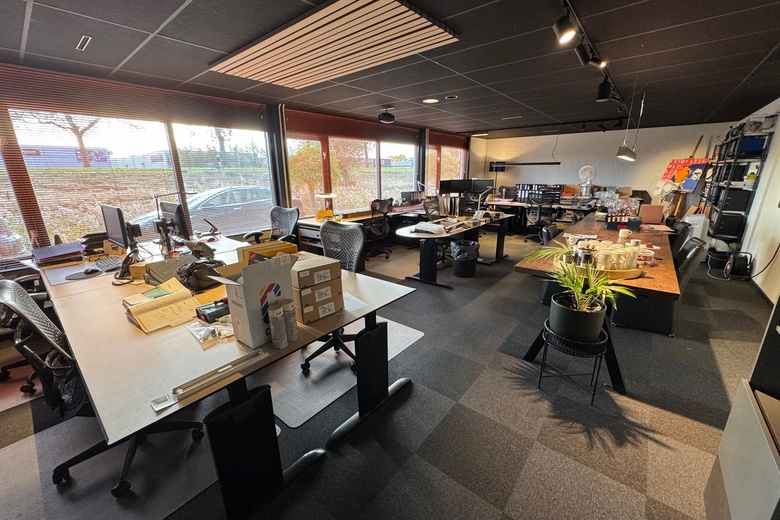 BedrijfsruimteaanElftweg 54<br/> inRaamsdonksveer