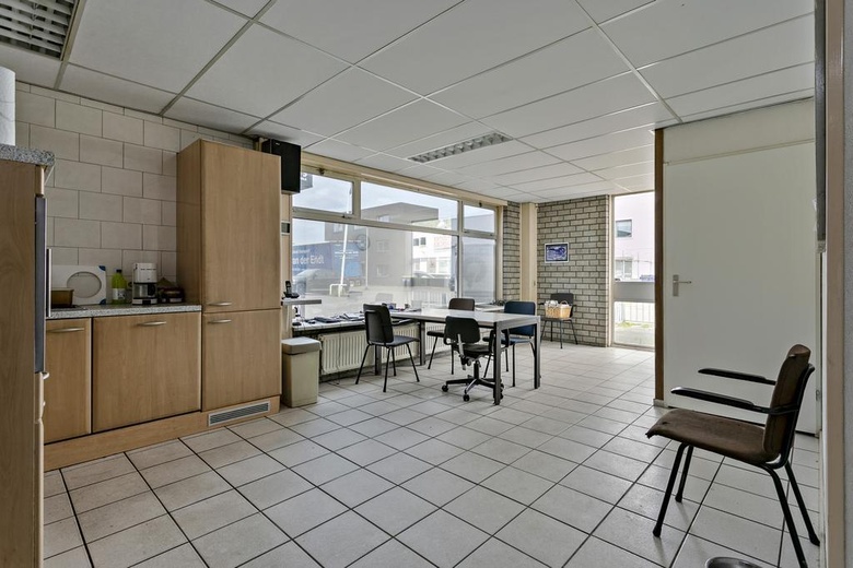 BedrijfsruimteaanAmbachtsstraat 11<br/> inPoortugaal