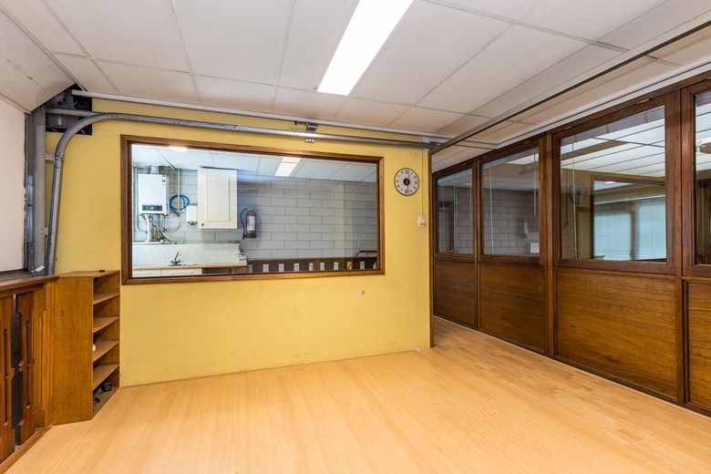 BedrijfsruimteaanAmbachtsweg 39 F<br/> inPijnacker