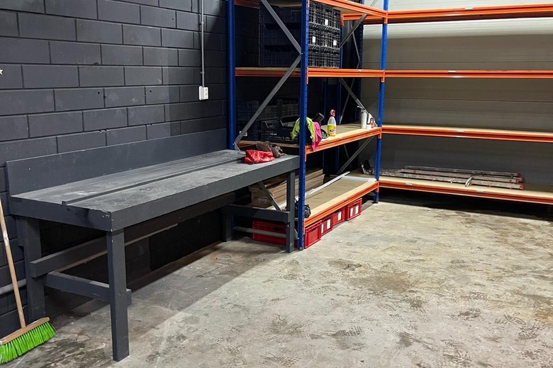 BedrijfsruimteaanSymon Spiersweg 7 B 1<br/> inZaandam