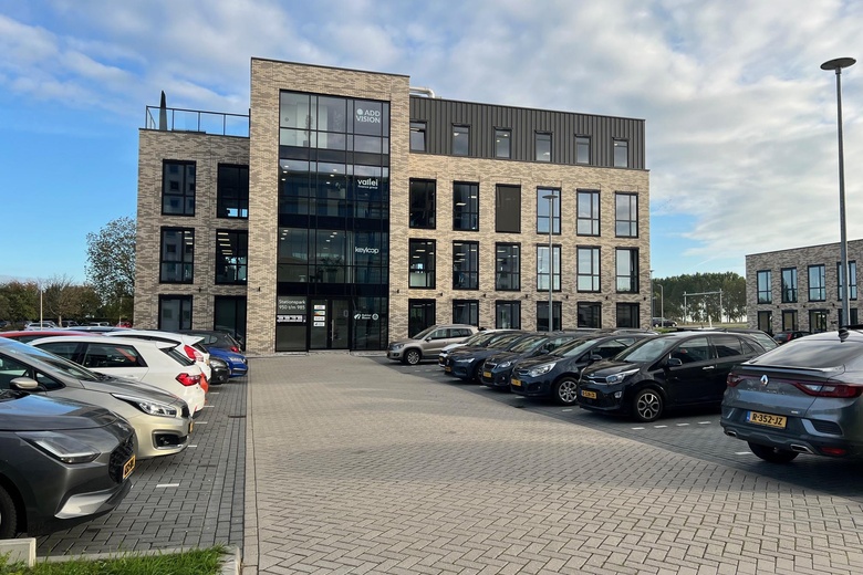 Bekijk foto 1 van Stationspark 950 - 955