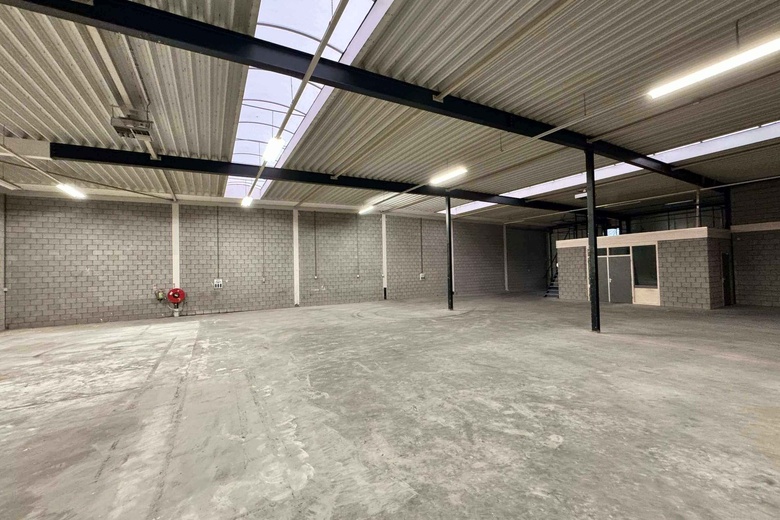 BedrijfsruimteaanRingweistraat 8<br/> inWaardenburg