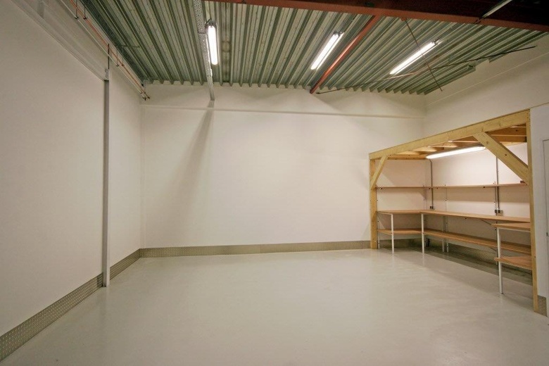 BedrijfsruimteaanAmbachtsweg 9<br/> inElst