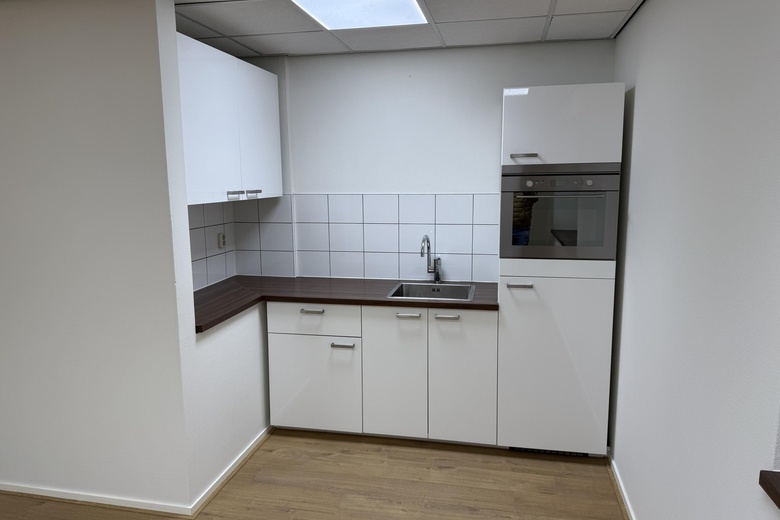 BedrijfsruimteaanZwolseweg 37<br/> inBarendrecht