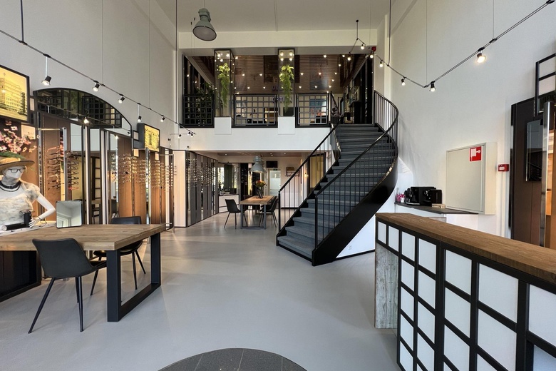 WinkelruimteaanStrevelsweg 742<br/> inRotterdam WinkelruimteaanStrevelsweg 742<br/> inRotterdam