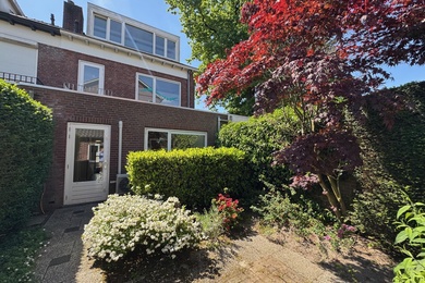 Bekijk foto 2 van St. Ignatiusstraat 23