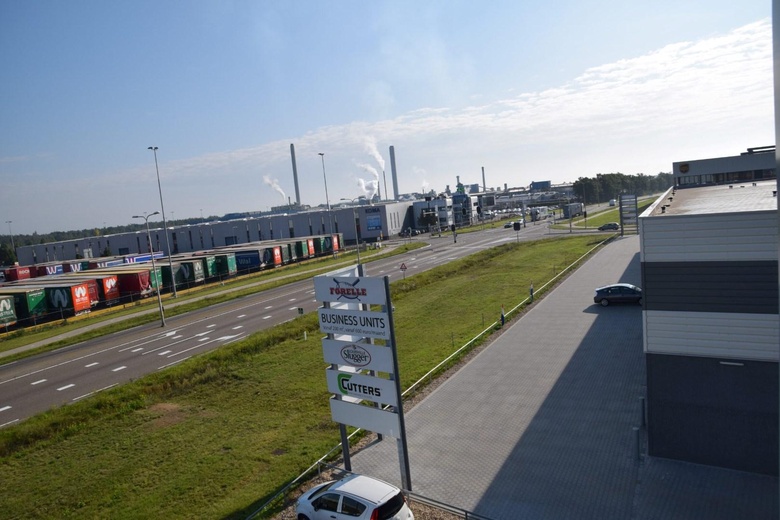 BedrijfsruimteaanMarie Curieweg 3 J<br/> inRoermond BedrijfsruimteaanMarie Curieweg 3 J<br/> inRoermond