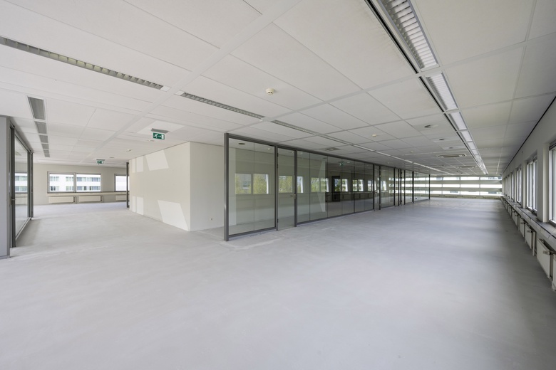 KantoorruimteaanStationsplein-ZW 981<br/> inSchiphol KantoorruimteaanStationsplein-ZW 981<br/> inSchiphol