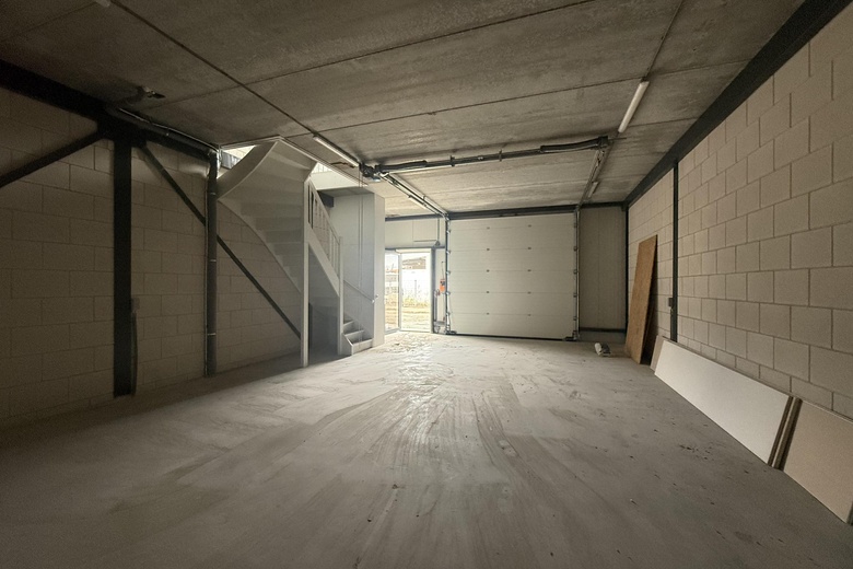 BedrijfsruimteaanTransportweg 4 E<br/> inGroot-Ammers