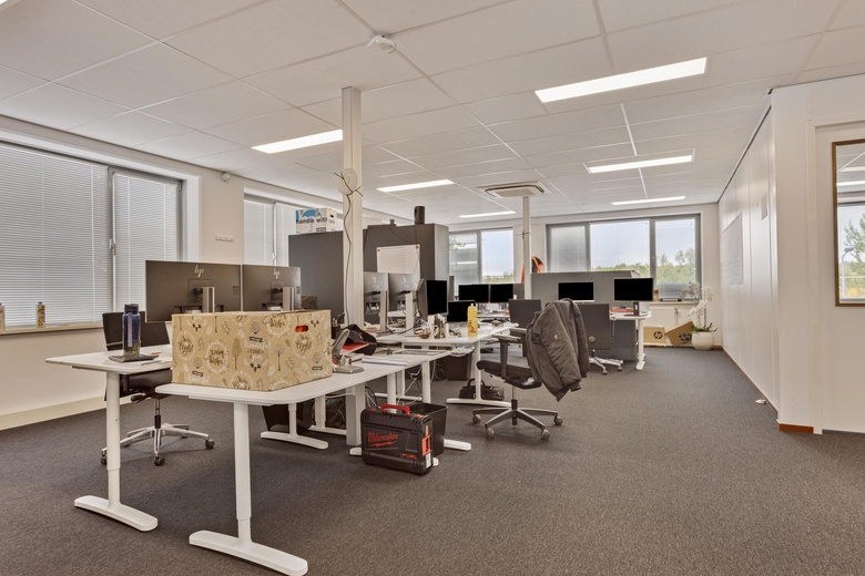 KantoorruimteaanRuwekampweg 2 E<br/> inDen Bosch KantoorruimteaanRuwekampweg 2 E<br/> inDen Bosch