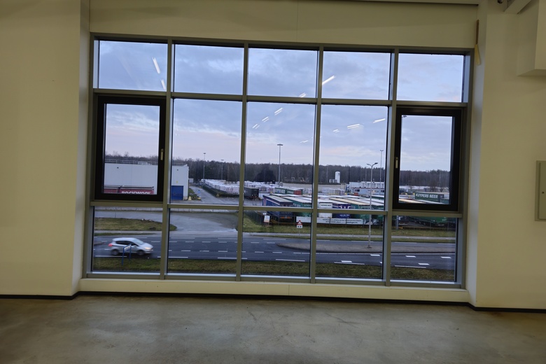 BedrijfsruimteaanMarie Curieweg 1<br/> inRoermond BedrijfsruimteaanMarie Curieweg 1<br/> inRoermond