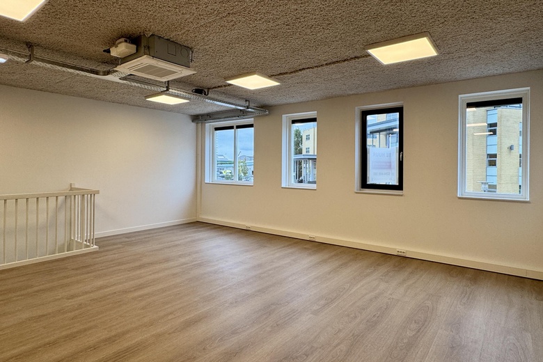 BedrijfsruimteaanNijverheidslaan 10 L<br/> inWeesp BedrijfsruimteaanNijverheidslaan 10 L<br/> inWeesp