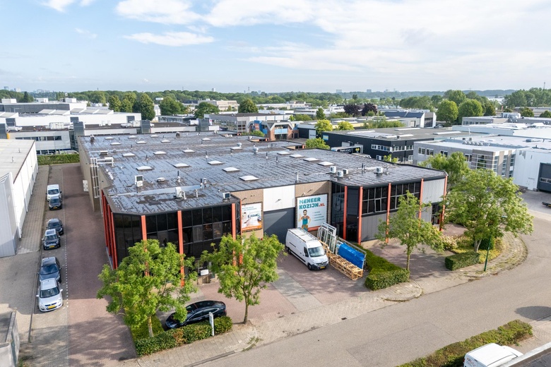 BedrijfsruimteaanWilgenkade 1<br/> inHouten