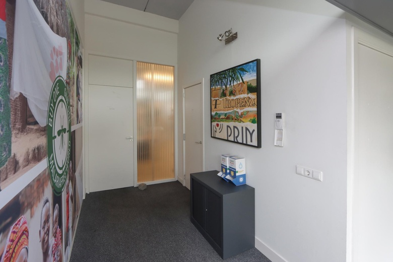 BedrijfsruimteaanDe Huchtstraat 14<br/> inAlmere BedrijfsruimteaanDe Huchtstraat 14<br/> inAlmere