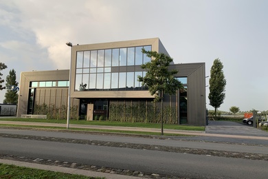 Bekijk foto 2 van De Heldinnenlaan 204