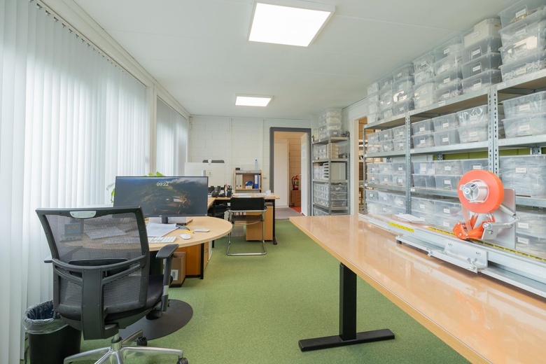 KantoorruimteaanVeenderveld 76<br/> inRoelofarendsveen KantoorruimteaanVeenderveld 76<br/> inRoelofarendsveen