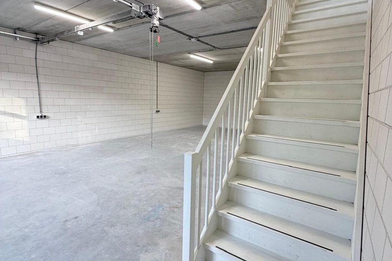 BedrijfsruimteaanJagtlustweg 3 5<br/> inHeerenveen