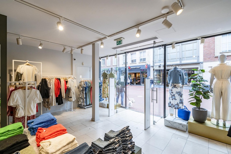 WinkelruimteaanDemer 17<br/> inEindhoven WinkelruimteaanDemer 17<br/> inEindhoven