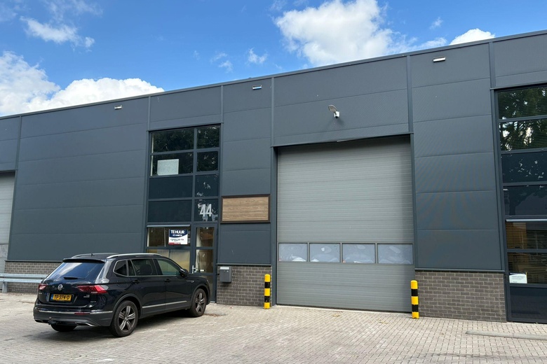 BedrijfsruimteaanRomeinenweg 44<br/> inOss BedrijfsruimteaanRomeinenweg 44<br/> inOss