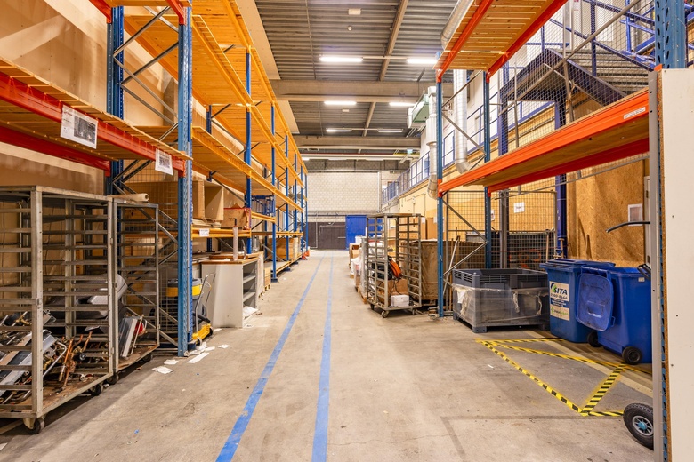 Bedrijfsruimteaan's-Gravelandseweg 371<br/> inSchiedam