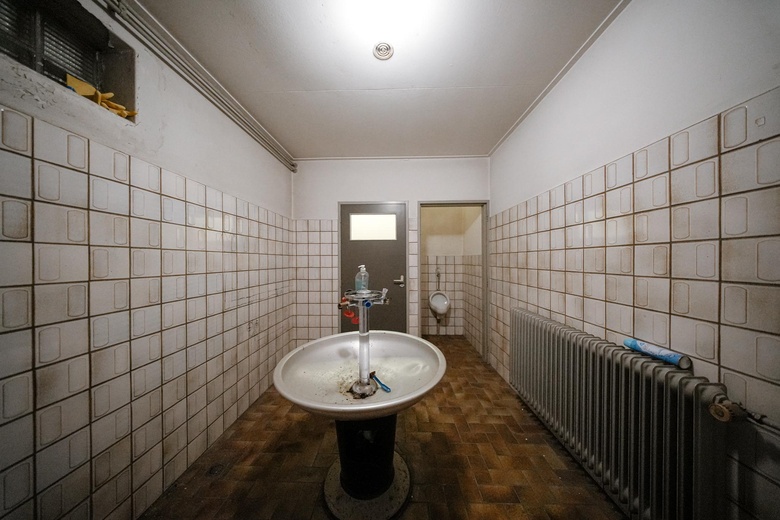 BedrijfsruimteaanOranjelaan 42 j<br/> inBeek en Donk