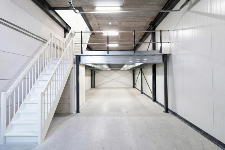 BedrijfsruimteaanIndustrieweg 4<br/> inZoetermeer