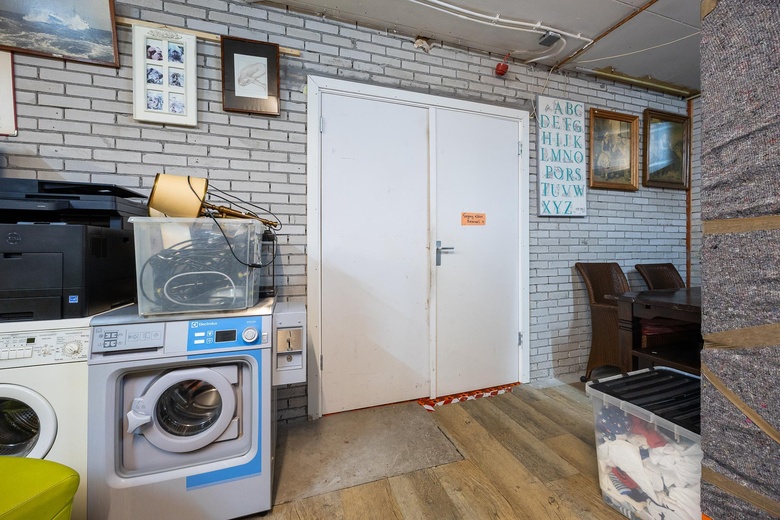 WinkelruimteaanDorpsstraat 38 C<br/> inNoordwijkerhout WinkelruimteaanDorpsstraat 38 C<br/> inNoordwijkerhout