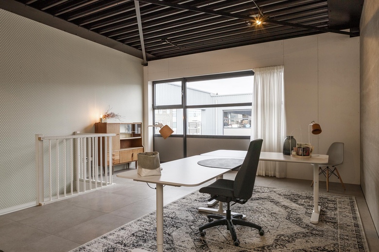 BedrijfsruimteaanLange Schaft 30 h<br/> inHouten