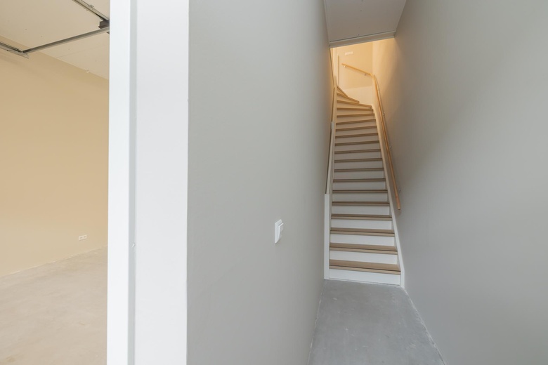 BedrijfsruimteaanCilinderweg 67<br/> inRoelofarendsveen