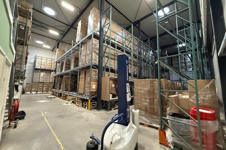 BedrijfsruimteaanWalnootberg 14<br/> inEemnes