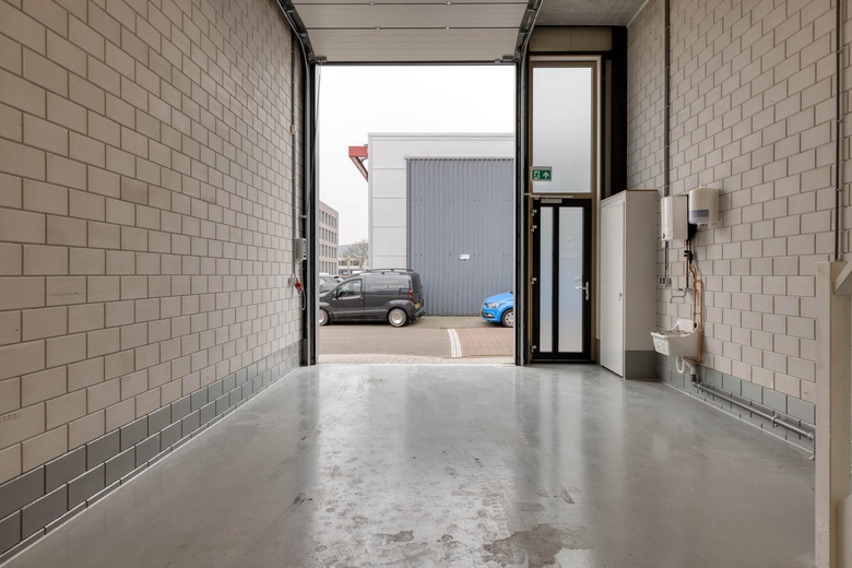 BedrijfsruimteaanNikkelstraat 1 D<br/> inNaarden BedrijfsruimteaanNikkelstraat 1 D<br/> inNaarden