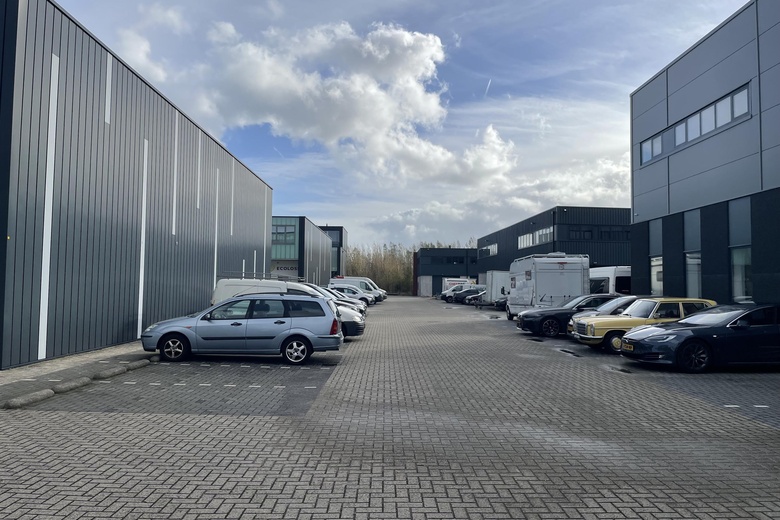 BedrijfsruimteaanPesetaweg 105<br/> inNieuw-Vennep