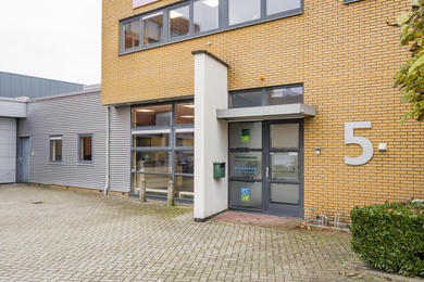 Bekijk foto 2 van Spacelab 5