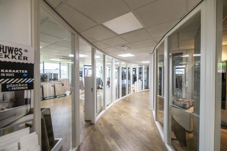 BedrijfsruimteaanThurledeweg 30<br/> inRotterdam BedrijfsruimteaanThurledeweg 30<br/> inRotterdam
