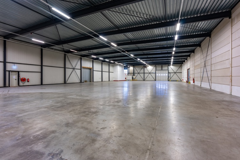 BedrijfsruimteaanCentrale Markt 7<br/> inZwaagdijk-Oost BedrijfsruimteaanCentrale Markt 7<br/> inZwaagdijk-Oost