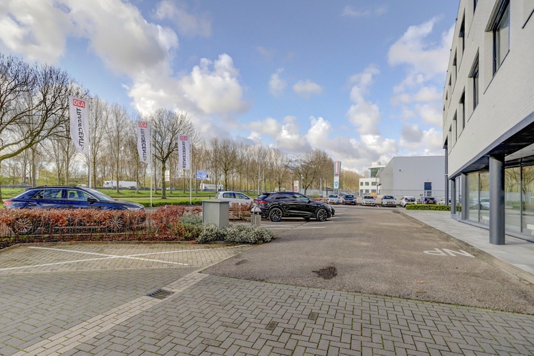 KantoorruimteaanHoogeveenenweg 100<br/> inNieuwerkerk aan den IJssel