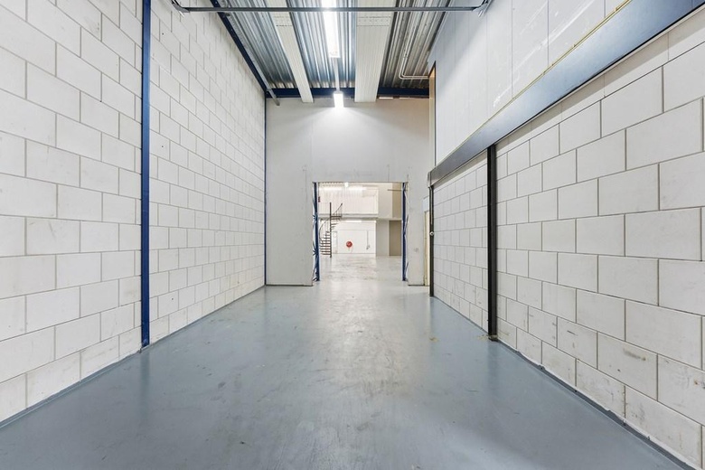 BedrijfsruimteaanVan 'T Hoffstraat 29<br/> inBarendrecht